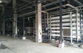 造紙廠污水怎么處理？污水處理設(shè)備來幫您！